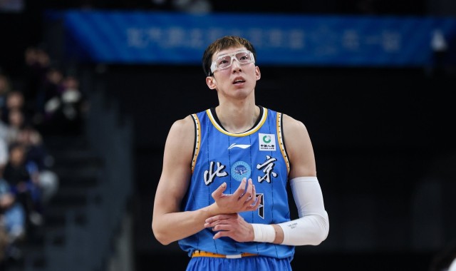 开云-这场打得像外援！周琦终结十分高效 砍下23分13板&amp;抢到7前场板