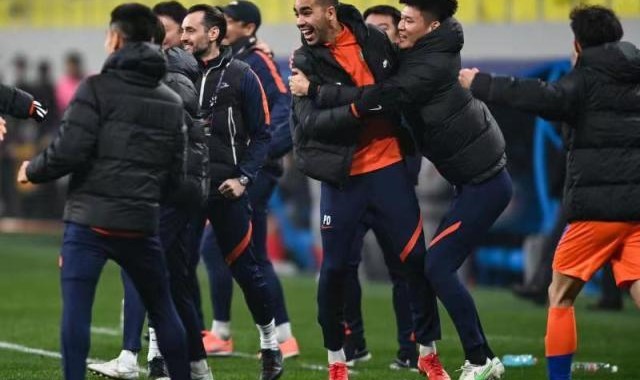 开云体育-克雷桑入境泰山已开启“验枪” 小德在微妙中不懈怠