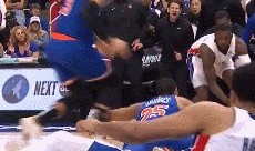 明目张胆？尼克斯连续两年季后赛被裁判“保送”胜利